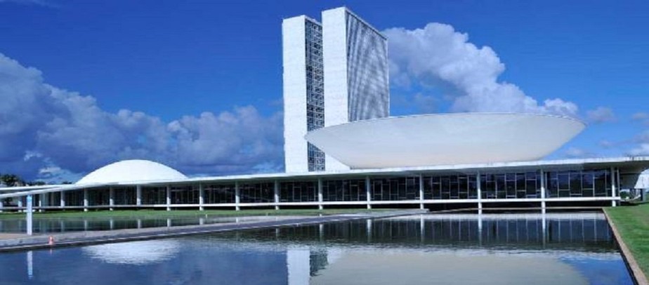 Comissão aprova adesão ao Simples em janeiro e em julho