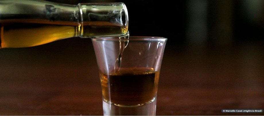Cachaça bate recorde de vendas para o exterior em 2022